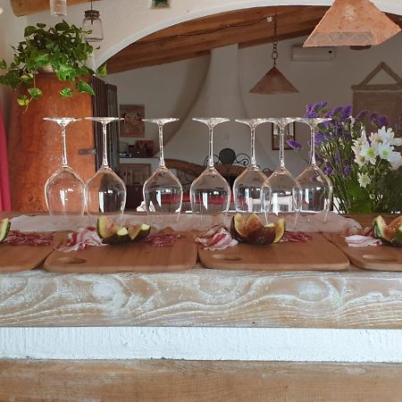 Cantina Perandria Monti Buitenkant foto